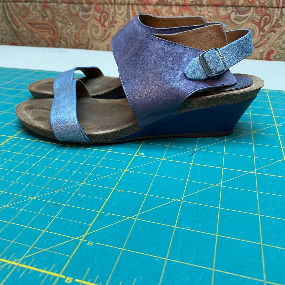 Sofft Vanita wedge sandals, metallic blue & purple, size 8.5 M